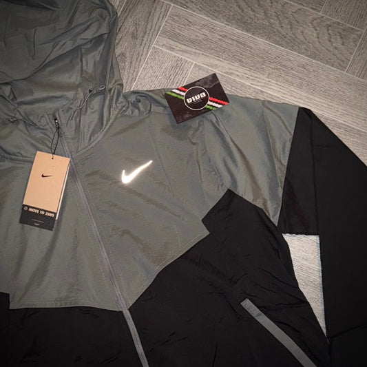 Nike Impossibly Light Windrunner - Smoke Grey/Black