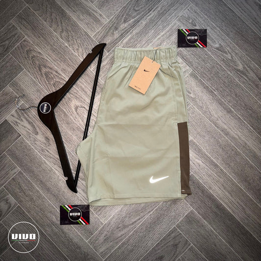 Nike 7" Challenger Shorts - Jade Horizon