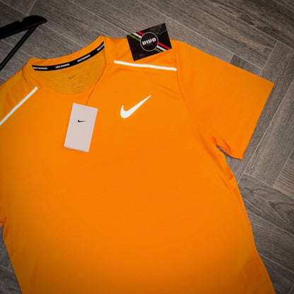 Nike 1.0 Miler - Laser Orange