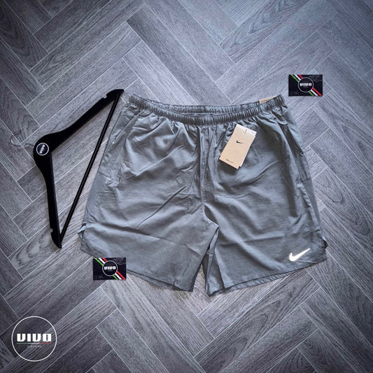 Nike 7” Challenger Shorts - Grey