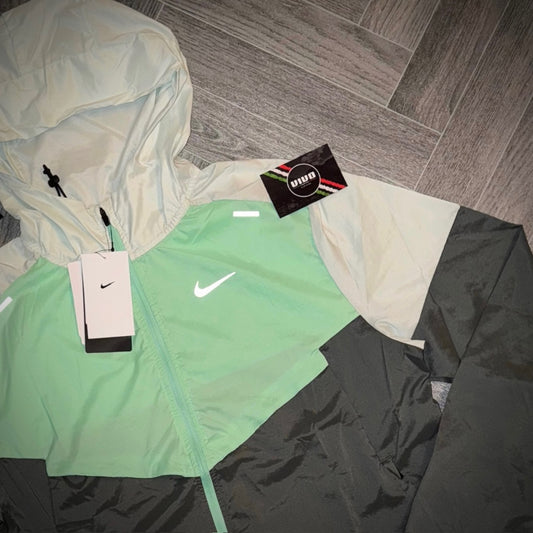 Nike Impossibly Light Windrunner - Mint/White